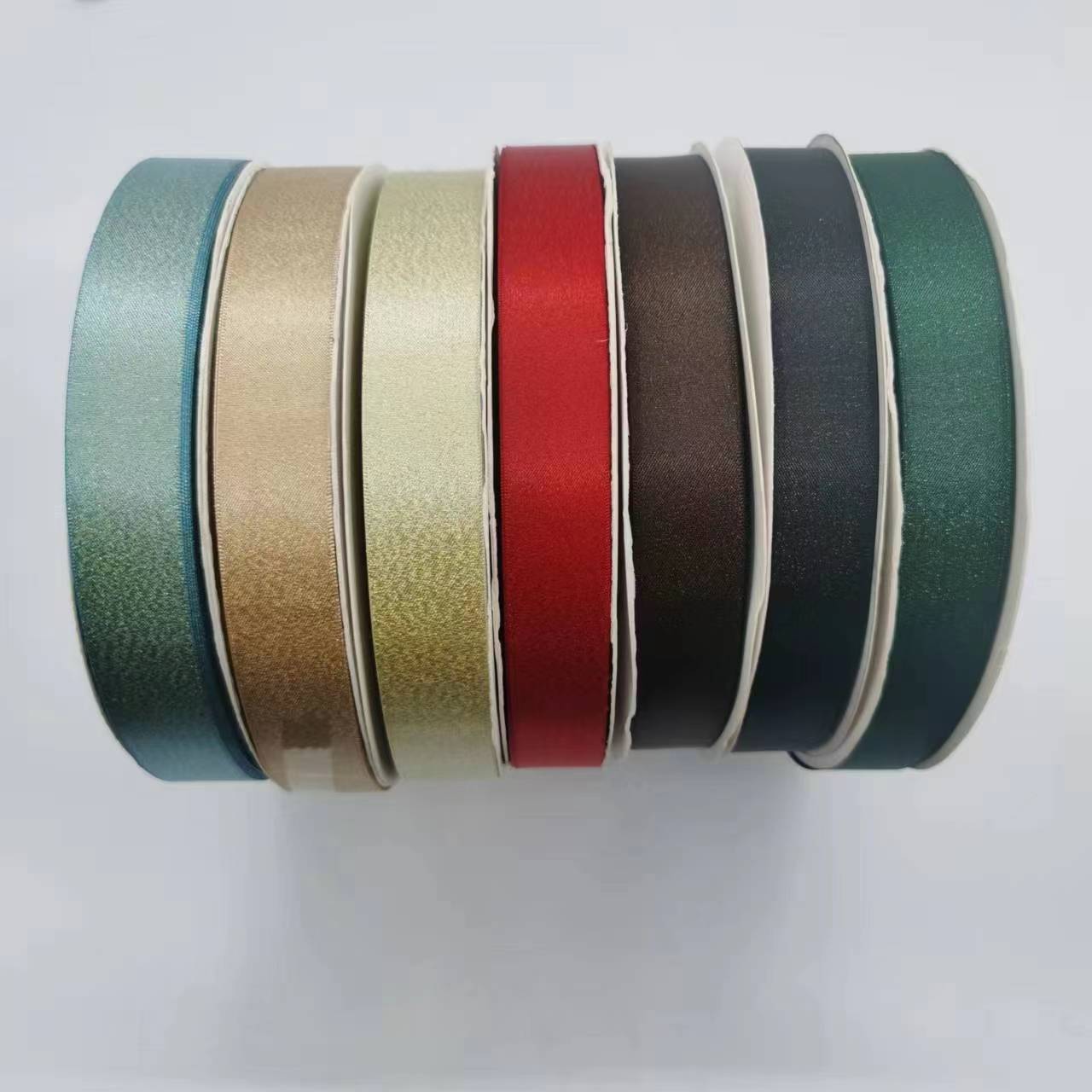 Jinwei polyester straps offer discounts on clothing, hats, backpacks, accessories, bows, gifts, flower packaging, ribbons, hand straps and shoes Application Scenario