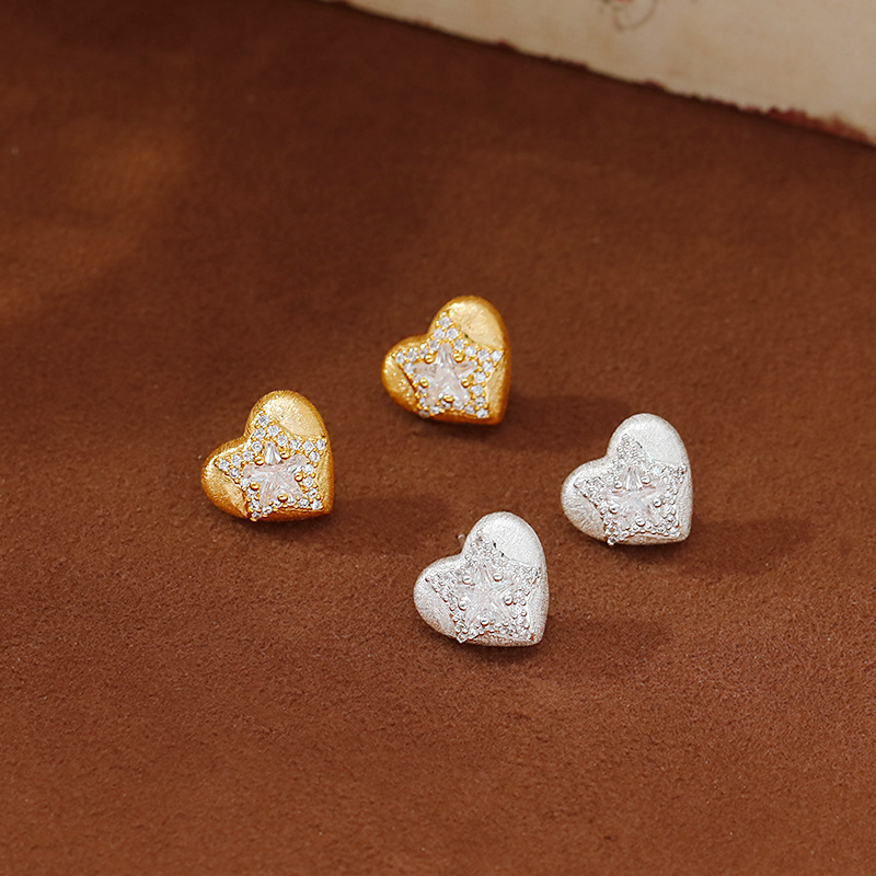 Niche design sense heart-shaped stud earrings, fashionable and light luxury, super sparkling zircon five-pointed star earrings, small and elegant, versatile earrings