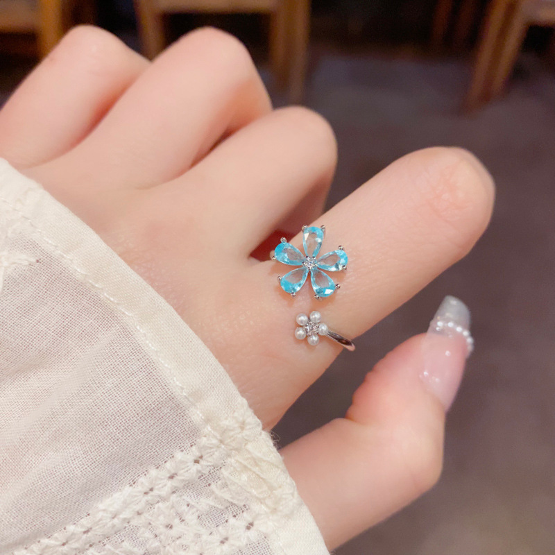 A fresh and fashionable blue flower-shaped open ring for women, simple and sweet, versatile index finger ring accessory source manufacturer
