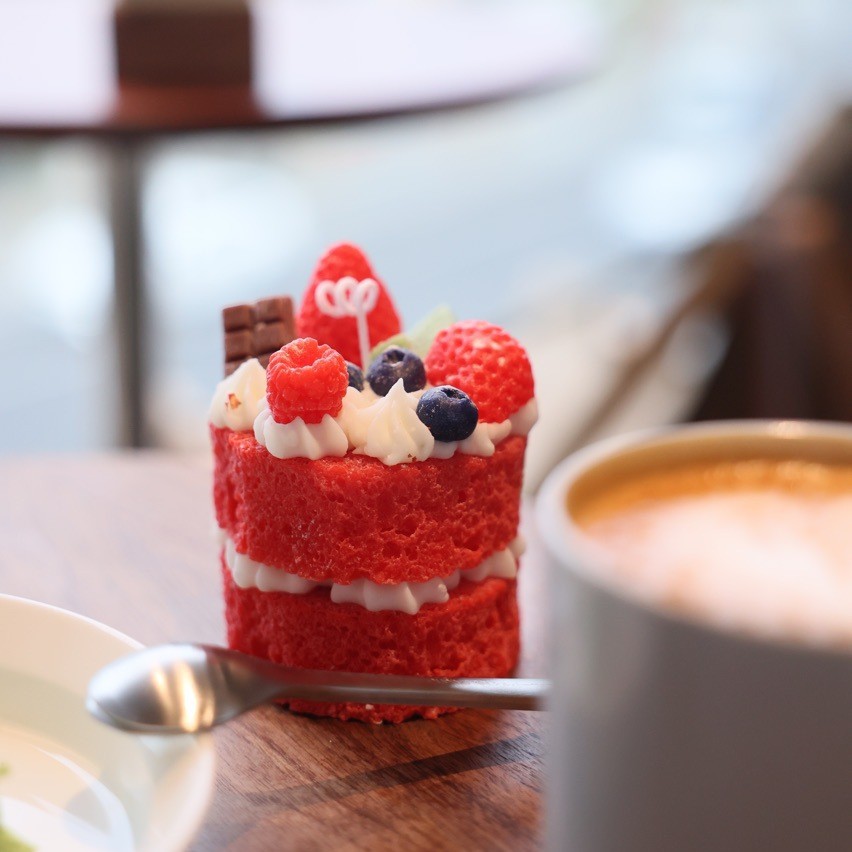 可爱草莓蛋糕香薰蜡烛小众氛围感小摆件伴手礼产品图