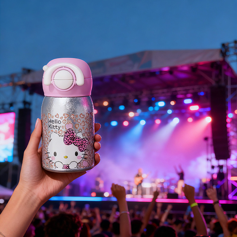 hellokitty Titanium Cup, pure titanium insulated cup, ladies' straw water cup, mini portable pocket cup, gift box set Application Scenario