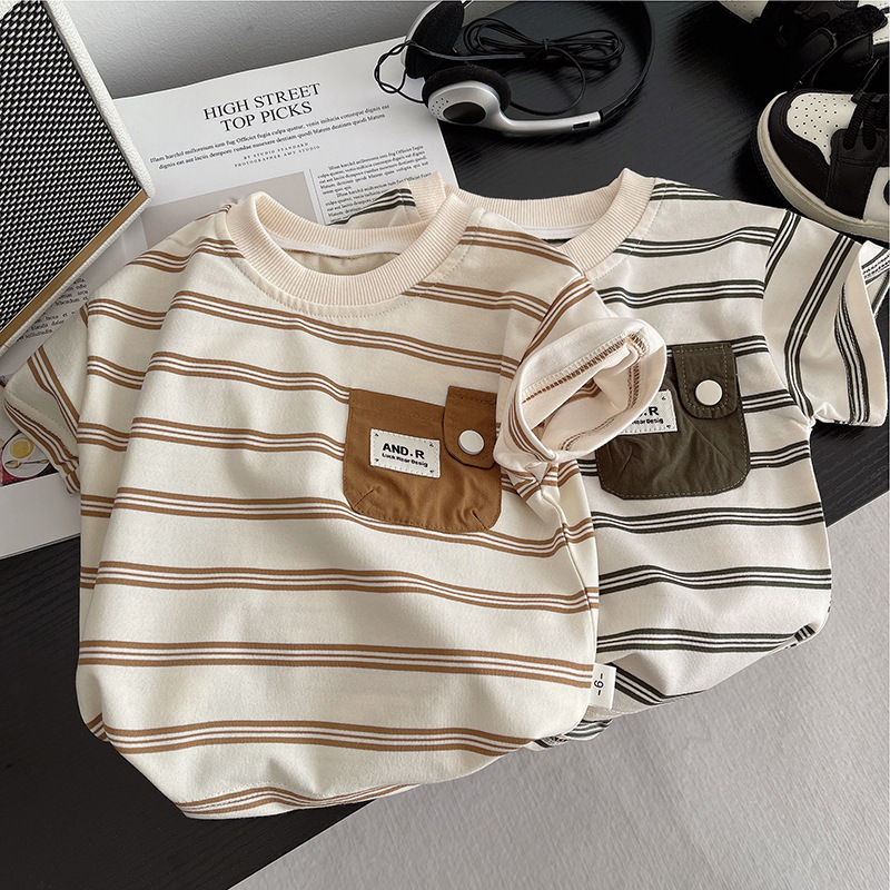 New children's summer clothing set, featuring striped short-sleeved T-shirts and shorts, is a fashionable two-piece set. It's casual, cool and trendy for babies Application Scenario