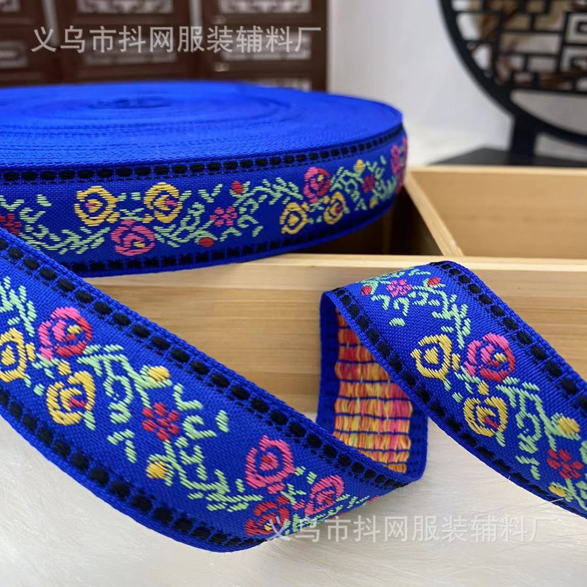 2.1- 2.5 cm handmade DIY bow webbing, ethnic minority style jacquard embroidery webbing, hair accessories and headwear Application Scenario