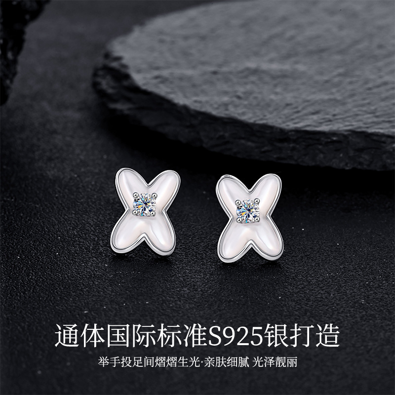 Zhuoheng Select s925 sterling Silver French cross-mother-of-Pearl versatile retro stud earrings for women, a niche high-end, light luxury and simple earpiece details Picture