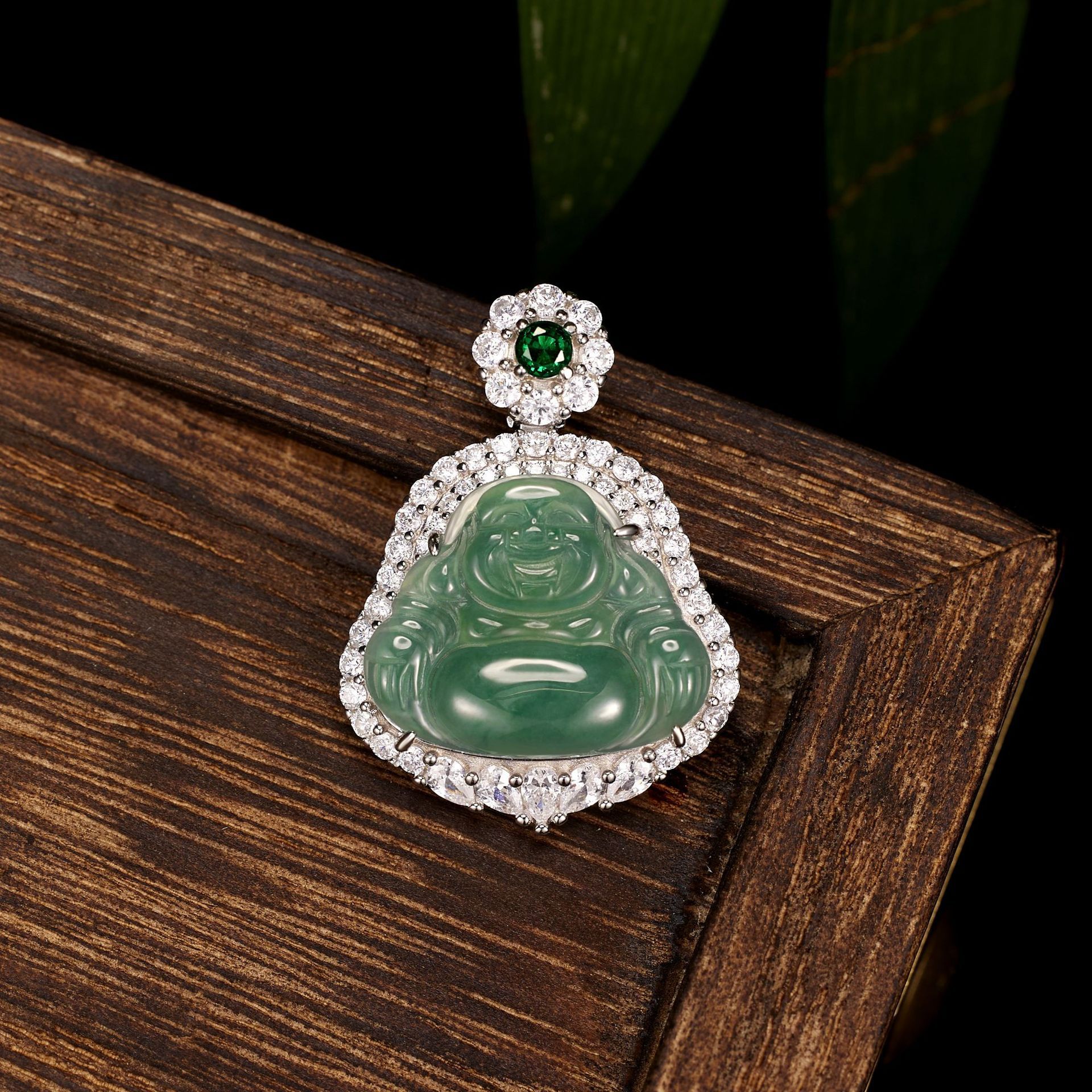 S925纯银危料天然翡翠大肚佛项链女锆石镶嵌高级翡翠佛公吊坠玉坠