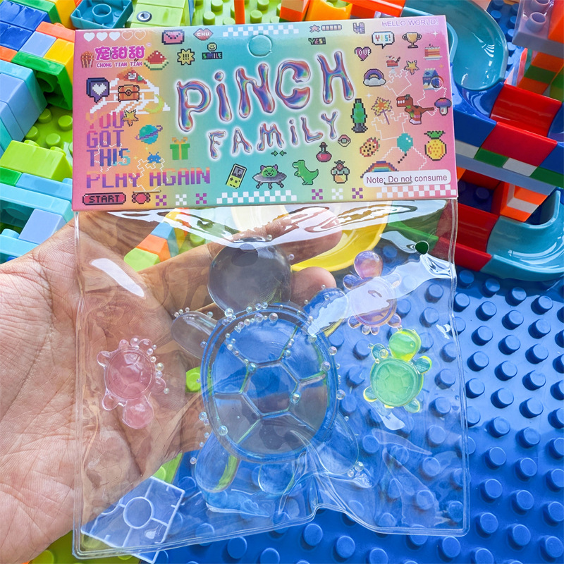 Creative transparent little turtle pinching fun children's Stress Relief and venting, stress-relieving sticky fun Kindergarten toys and gifts wholesale Application Scenario