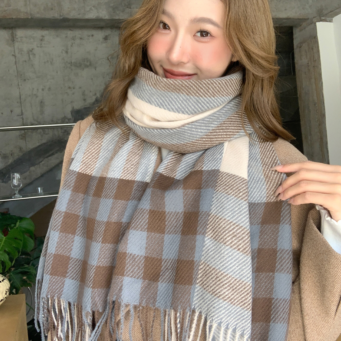 Autumn and winter Women's 2025 New Korean style simple faux cashmere checkered warm shawl, fashionable and versatile fringed neck details Picture