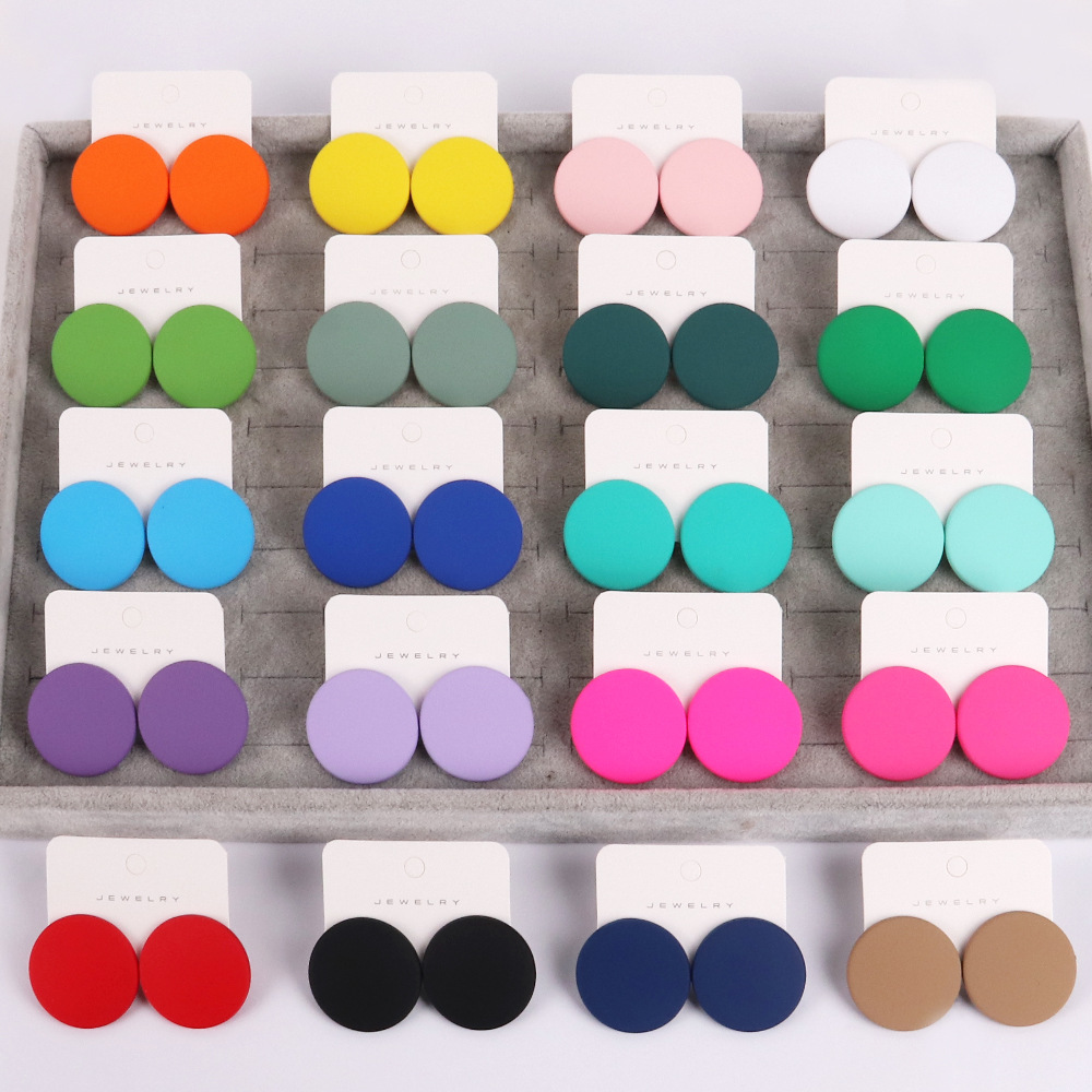 Fashionable and exaggerated colorful rubber lacquer round earrings, acrylic simple and versatile rubber lacquer stud earrings with a comfortable touch