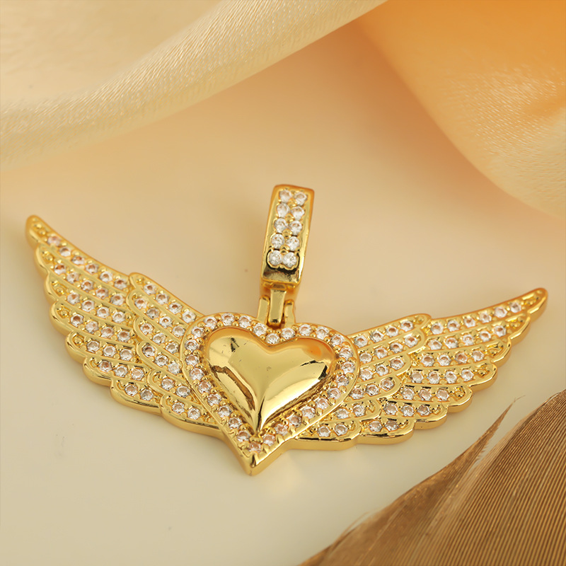 A new European and American trend copper gold-plated micro-inlaid zircon heart-shaped angel wing pendant DIY accessory details Picture