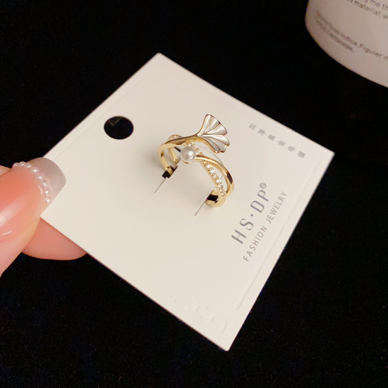 Light luxury micro-inset zircon ginkgo leaf pearl open-mouth ring, a popular and unique design sense index finger ring accessory wholesale details Picture