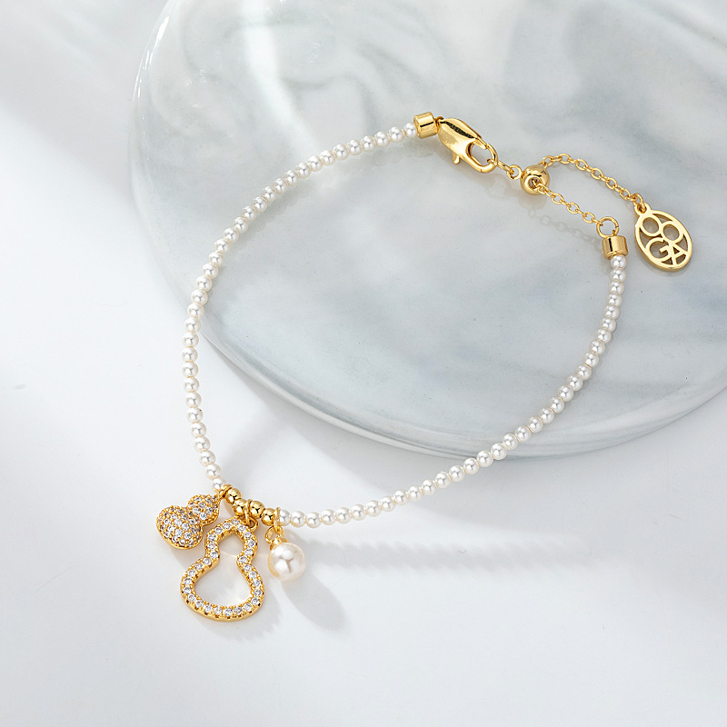 French-style zircon hollowed-out gourd pearl pendant bracelet, light luxury and high-end feel, fashionable and elegant, versatile jewelry for women Application Scenario