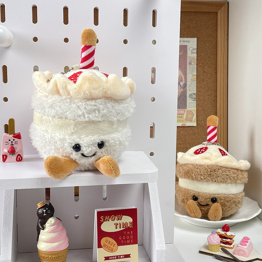 Wholesale of cute simulation cakes, plush hangers, birthday gifts, plush toys, figurines, cake dolls, and cloth dolls Application Scenario