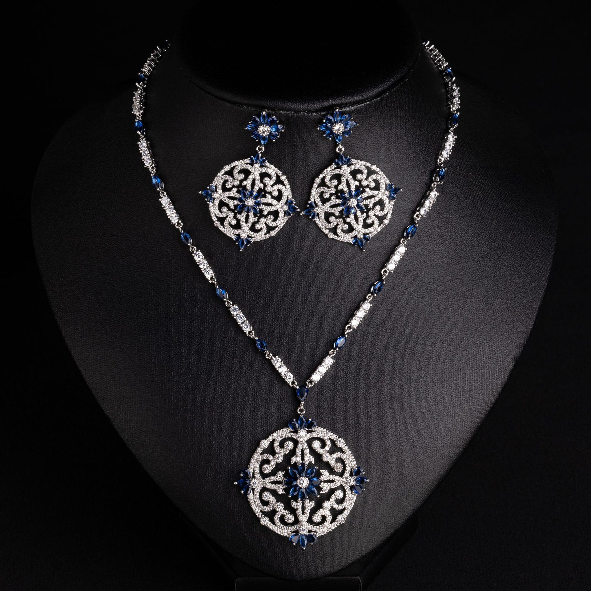 Accesorios transfronterizos europa y américa vintage collar de novia conjunto de pendientes circonitas conjunto de dos piezas cadena de clavícula luz extravaglytj29265 gertisa banquete vestido joyería accesorios al por mayor Specification image