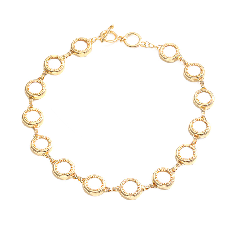 Nasha Cross-border Exclusive Jewelry Set: French Retro and High-end White Shell Roman Round Plate Pearl Jewelry Set Item Picture