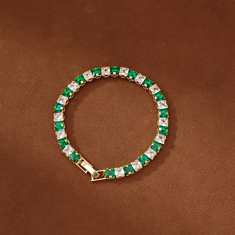 Retro Hong Kong-style emerald zircon bracelet, fashionable, individual, elegant and high-end bracelet, a bestseller in 2026 live streaming Specification image