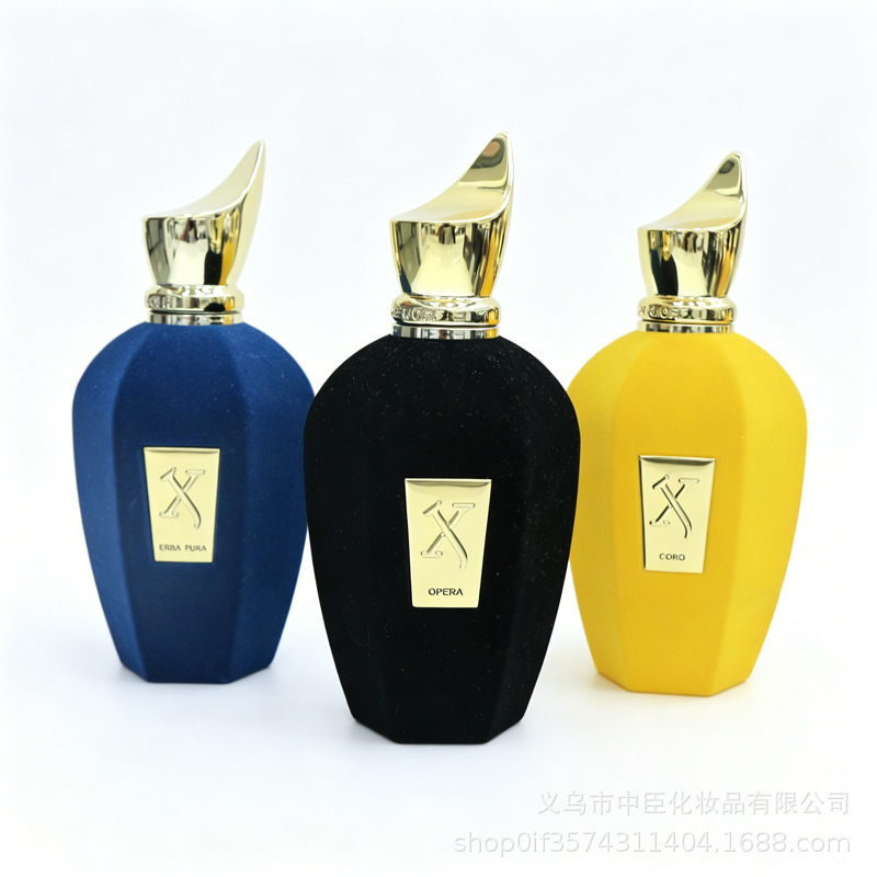 يتم بيع العطور عبر الحدود في الشرق الأوسط من قبل شركة هيدف بيرفومس، في دبي العربية Item Picture