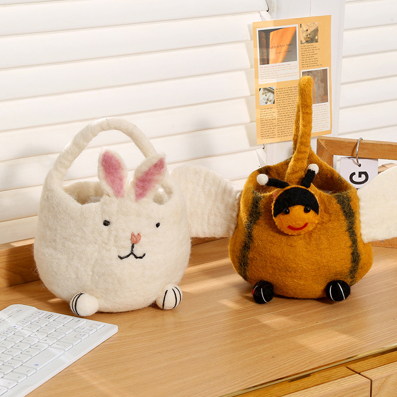 手工羊毛毡小兔手提包治愈系蜜蜂包包创意设计手拿包厂家直销礼品