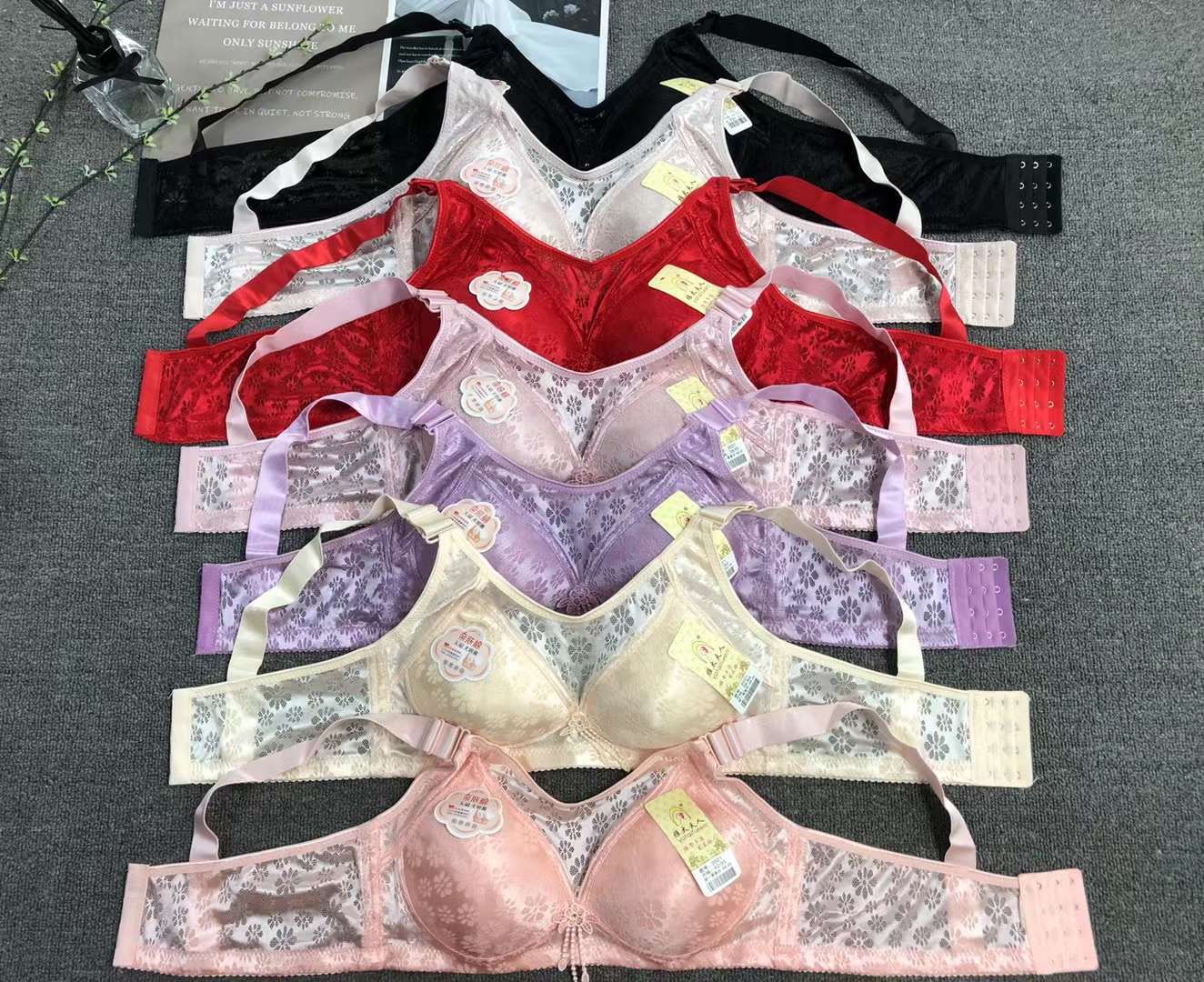 African and European style bra, four-row lace, thin, no underwire bra, cotton small chest, large size bra, sexy bra details Picture