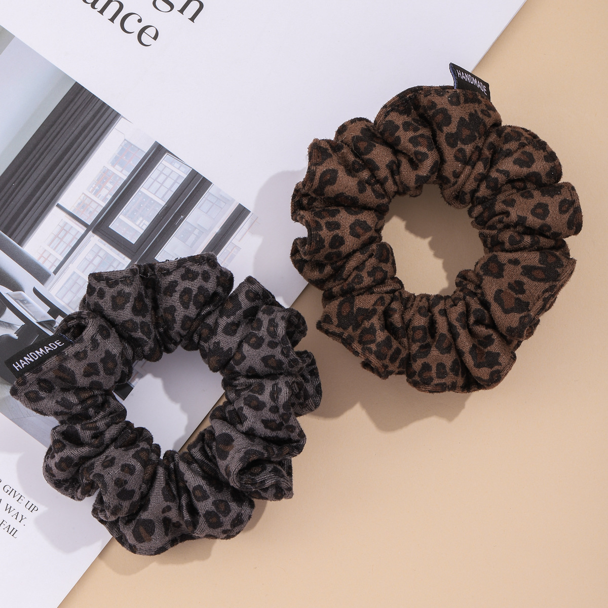 Korean-style fashionable retro leopard print small intestine hair band, high-end feminine charm, hair tie, bun head, hair tie, hair band and hair accessory Specification image