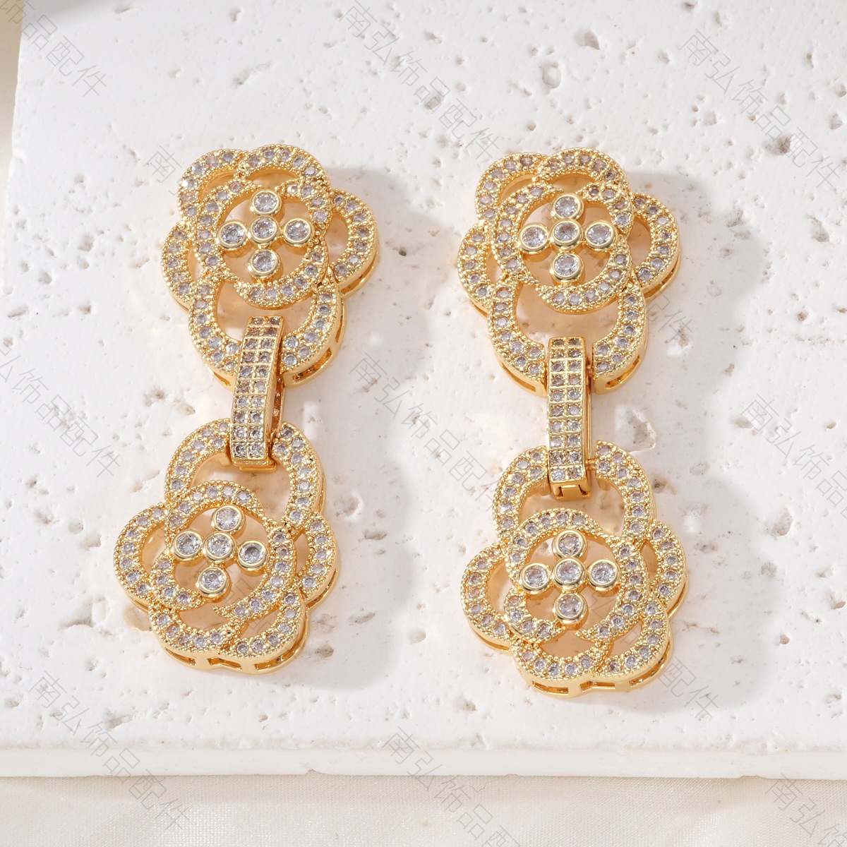 18k color-preserving copper plated with real gold and set with zirconium flowers, double-row clasp pearl necklace, clasp sweater chain DIY accessory details Picture