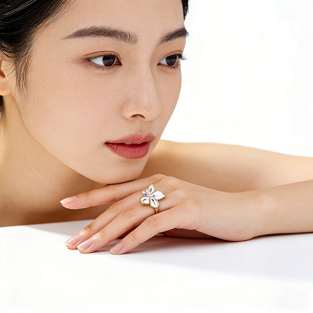 Hyacinth's Spring and summer live-streaming bestseller, the blue and white enamel drop glaze flower ring, features a unique and elegant design with a light luxury open ring Application Scenario