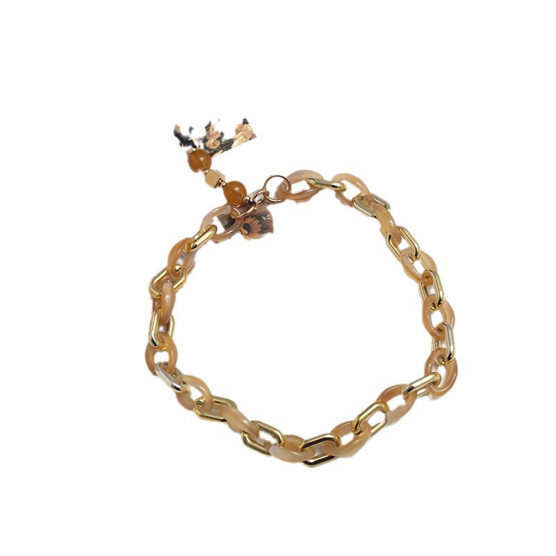 Factory direct sales of fashionable new acrylic mobile phone pendants, retro mixed gold and jade woven anti-loss mobile phone ropes wholesale Item Picture
