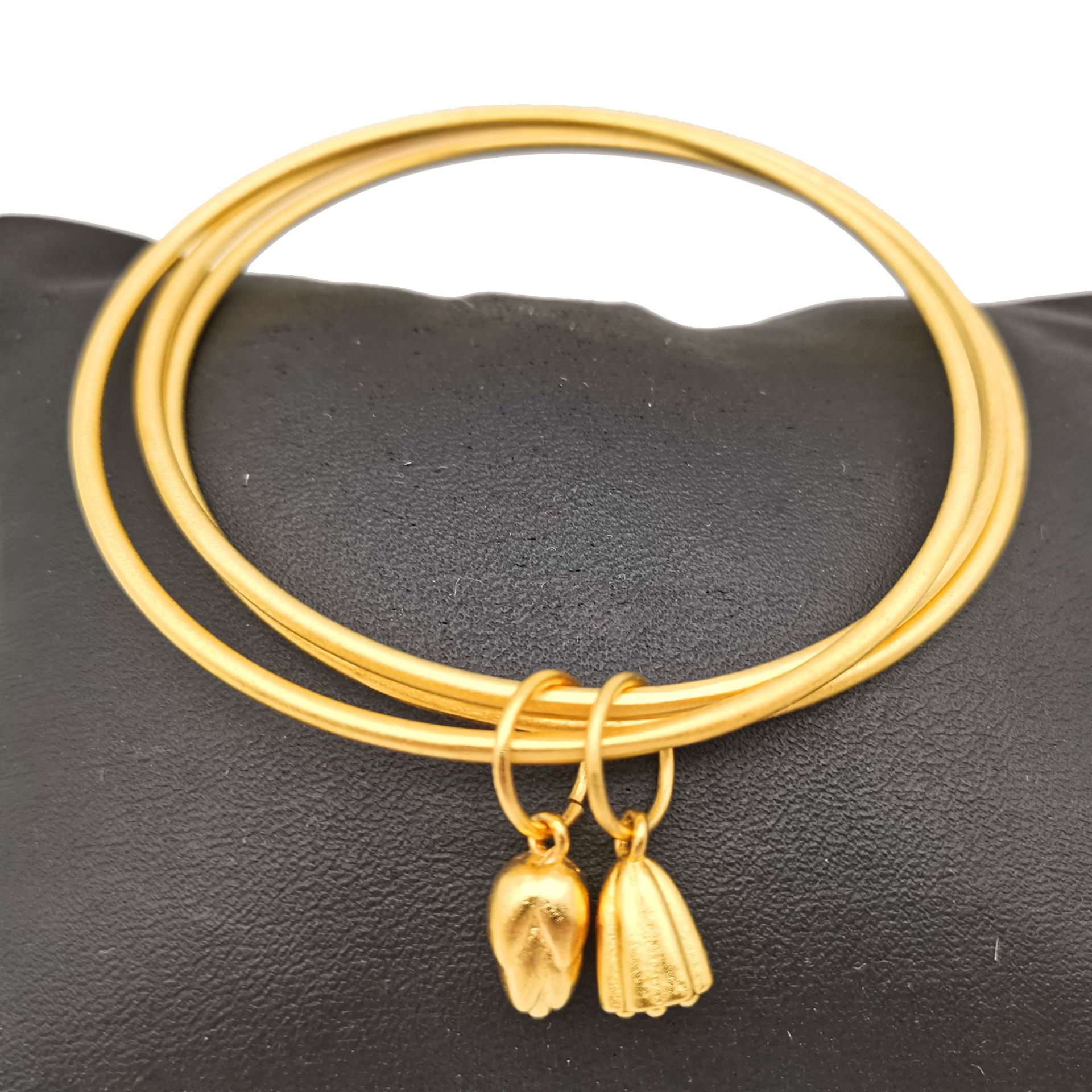 Copper gold-plated multi-loop bracelet, frosted lotus and lotus pod pendant, three-loop bracelet, three Lives and Three worlds multi-thread ring wholesale Specification drawing