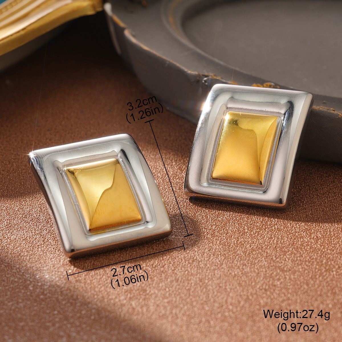 European and American cross-border stainless steel ocean-style earrings, titanium steel niche fashion and individuality color-preserving earrings, geometric heart-shaped stud earrings Application Scenario