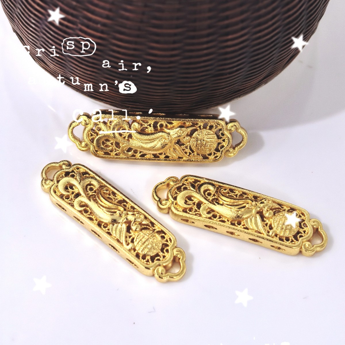 diy sand gold accessories and ornaments, blue Chinese-style flower pendant, double hanging hole pendant, hollowed-out hand tag