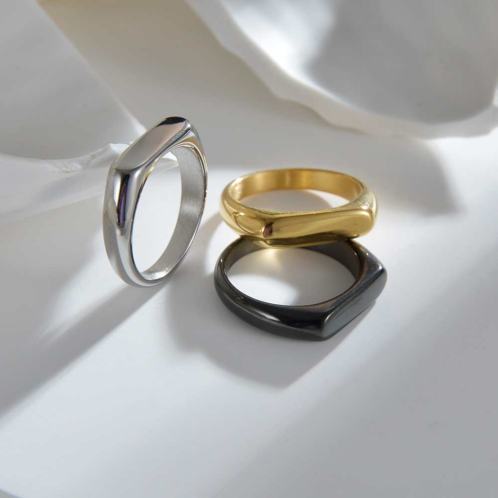 Cross-border new Amazon women's 4MM wide cast plain ring, Instagram cold talk style niche jewelry, popular titanium steel ring details Picture
