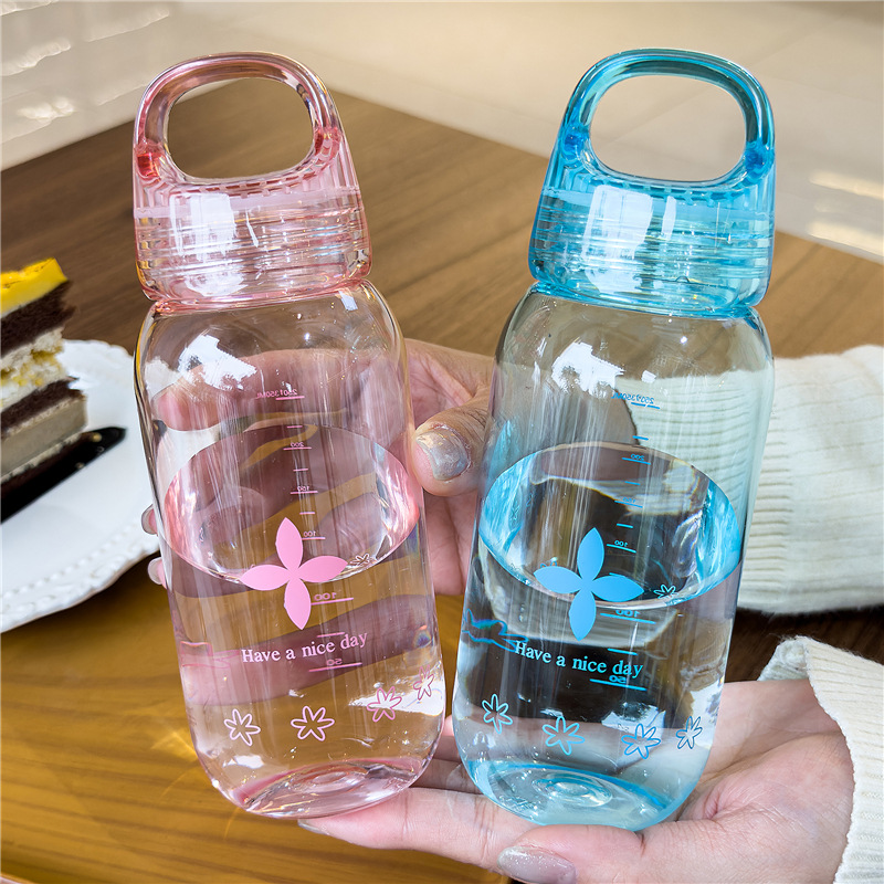 Hand-held plastic cup with scale, portable student cup for both men and women, transparent Tritan material details Picture