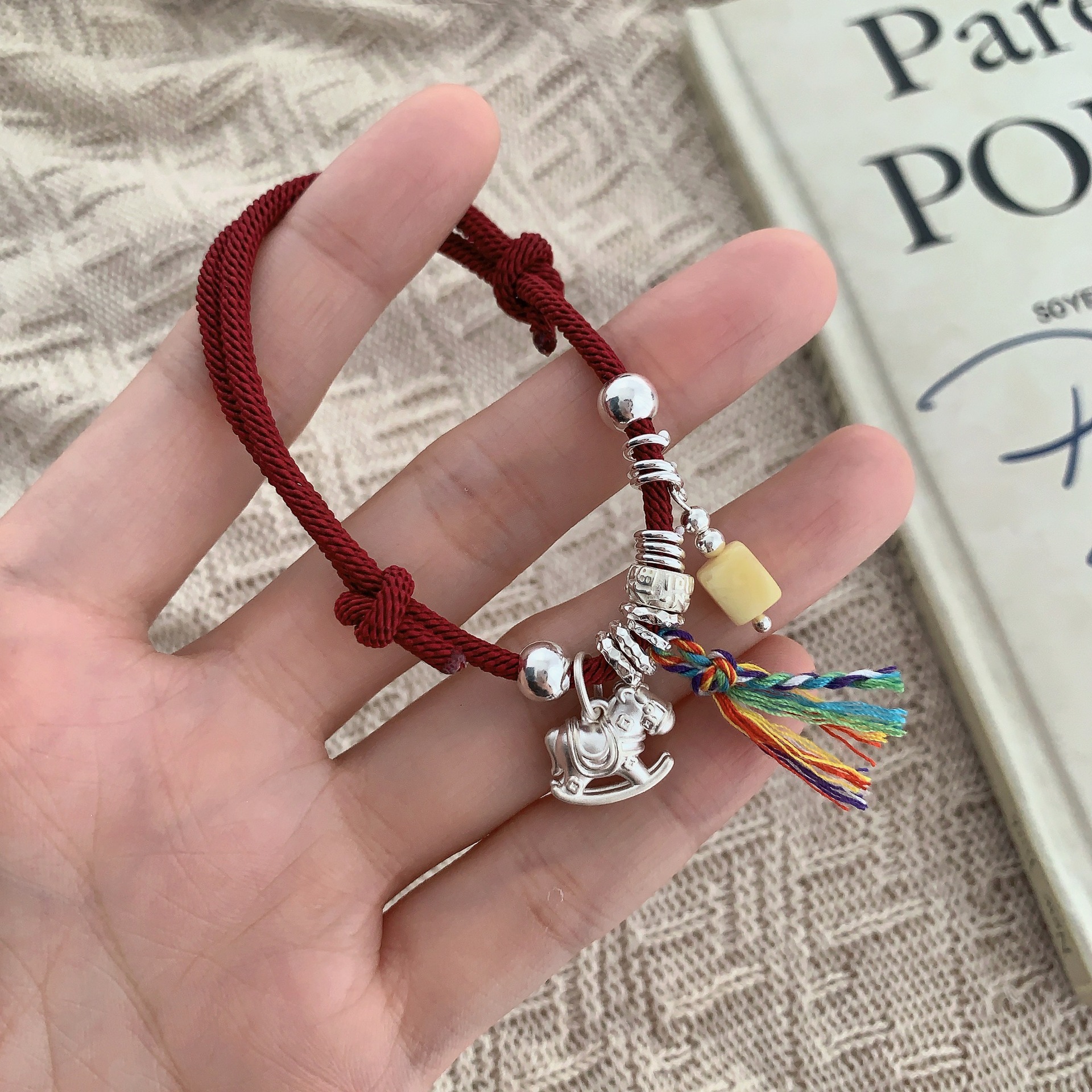 999 pure silver 12.1 Little horse amber red string bracelet, women's accessory, light luxury, niche and high-end woven bracelet, zodiac year Specification image