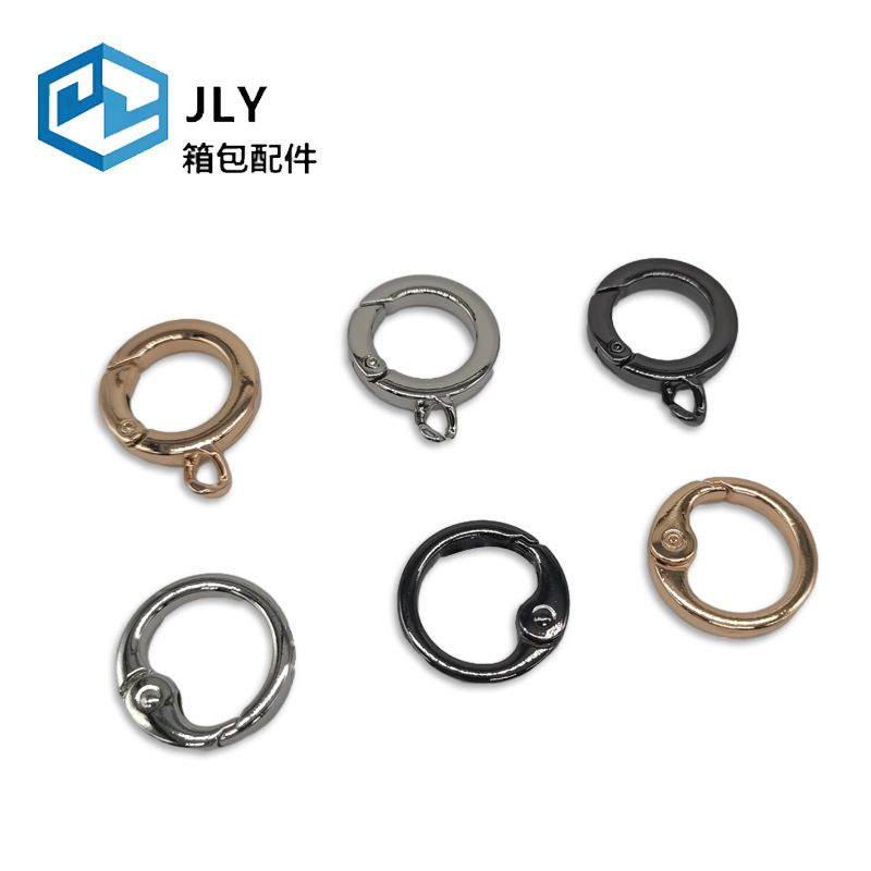 Irregular-shaped open spring buckle, triangular spring hook buckle, heart-shaped metal key buckle, hardware hook buckle Application Scenario