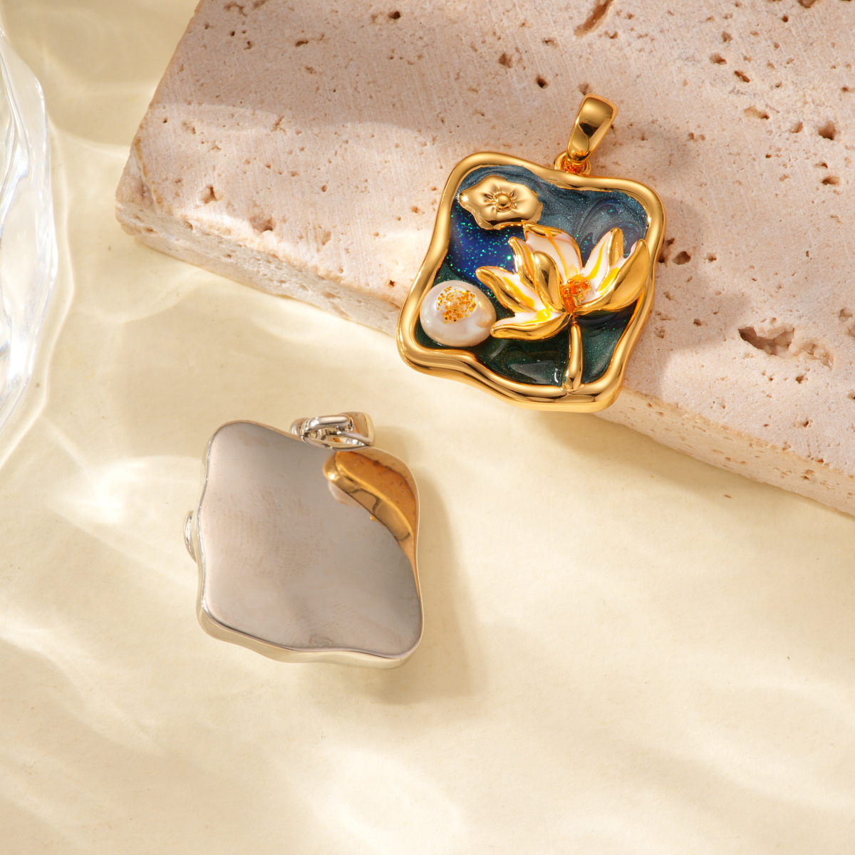 18k copper plated with real gold and inlaid with pearls, lotus pendant, color retention, high-end style bracelet, necklace clasp DIY accessory Specification image