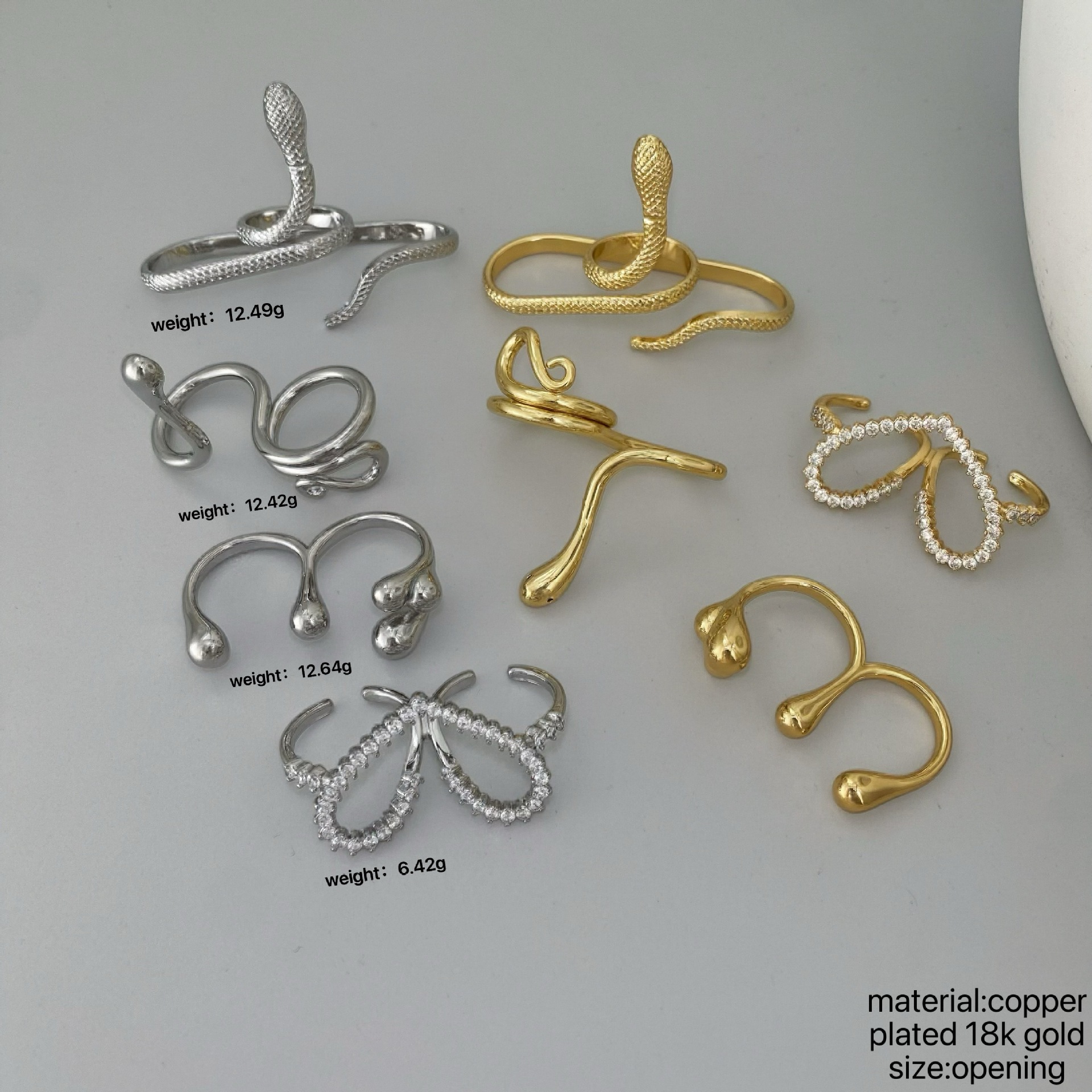 The exaggerated and irregular double-ring water drop snake ring from Europe and America exudes a sense of sophistication and simplicity for women. It is a double-finger opening ring Application Scenario