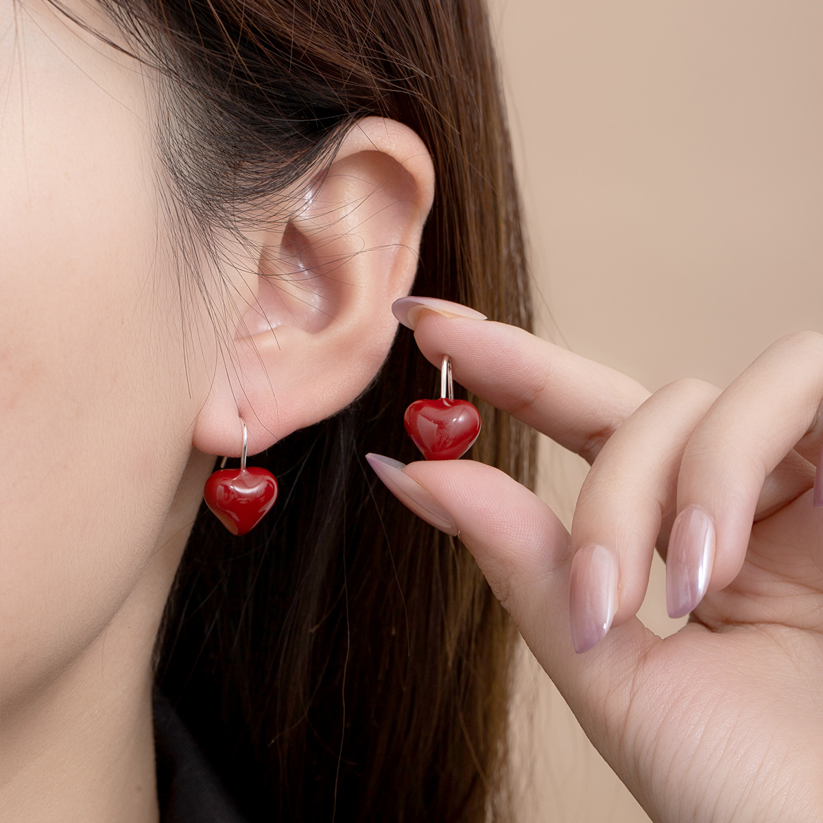 韩系多巴胺彩色滴釉立体爱心耳钩简约甜美精致时尚潮流百搭耳饰女产品图