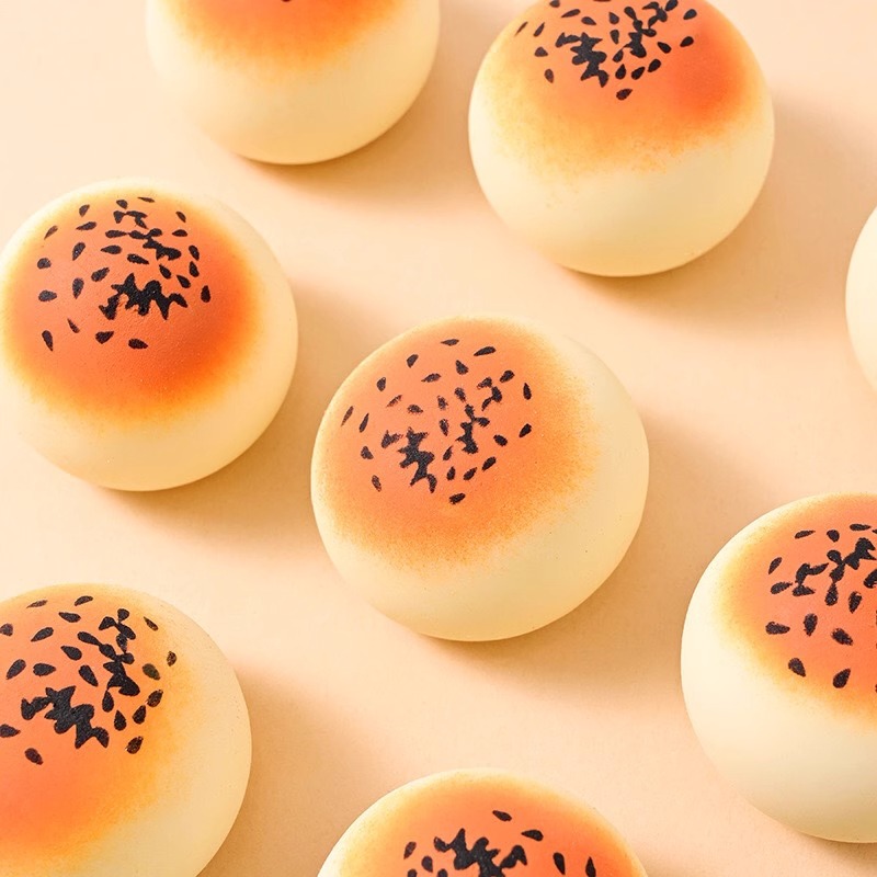 Children's creative stress-relieving toys, egg yolk pastry simulation, pinching fun release ball, stress-relieving magic tool, pranking and teasing, slow rebound Application Scenario