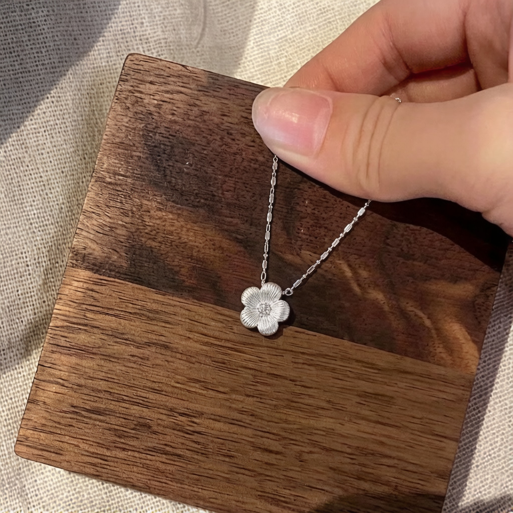 S925纯银3.1拉丝山茶花项链女款轻奢ins小众高级感气质小金花锁骨链