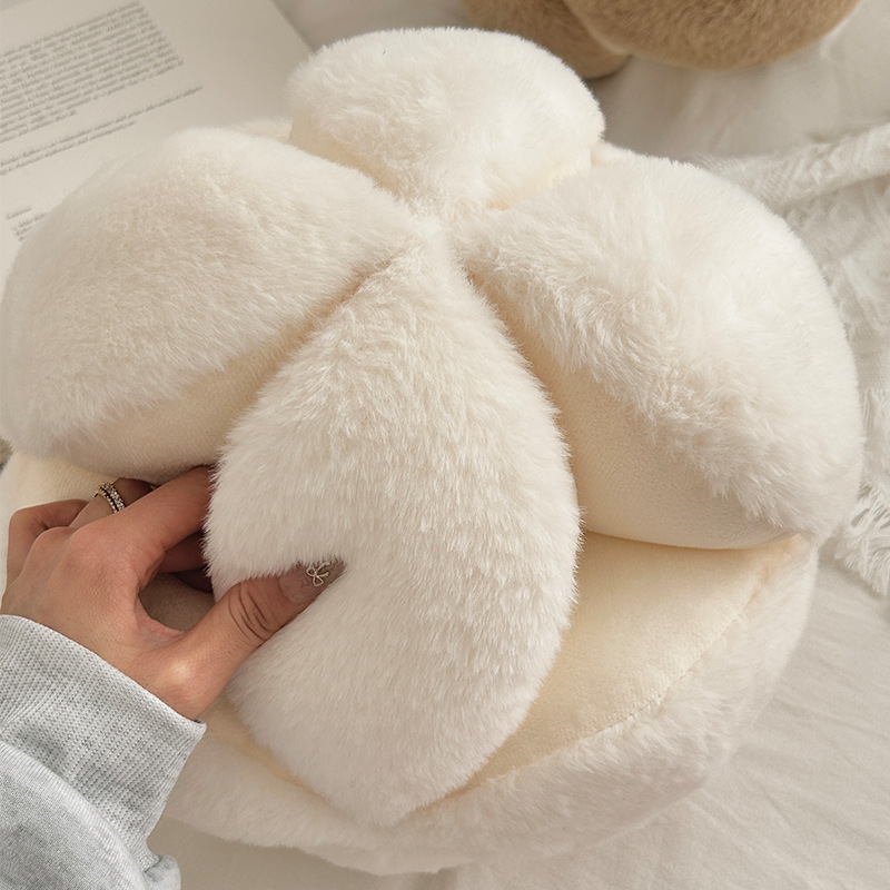 跨境ins客厅卧室绣球家用抱枕靠垫异形拼接靠枕装饰枕球个好彩头产品图