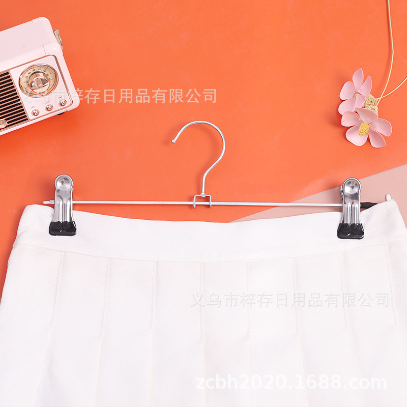 2.7 Steel wire, durable stainless steel multi-functional rack for convenience stores, anti-slip, traceless for drying, high-strength trouser clips Application Scenario