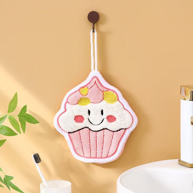 Cute cartoon hand towels, kitchen coral fleece children's hand towels, can be hung, no odor, no mold, strong water absorption Application Scenario