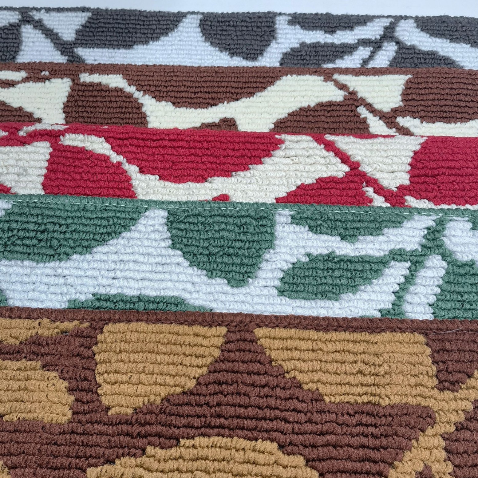 Two-color leaf loop velvet TPR base, anti-slip carpet, floor mat and door mat for indoor entrance, bathroom, living room, toilet and room Item Picture