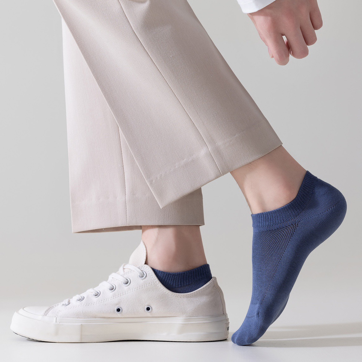 Factory direct sales summer mesh men's quality silicone anti-drop shallow mouth invisible socks men's socks details Picture