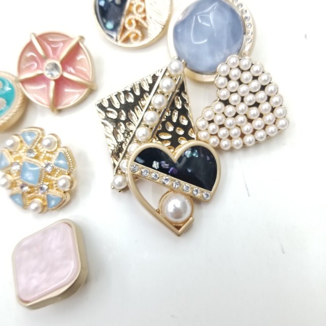Popular colored alloy headwear, clothing, jewelry and accessories in Japan and South Korea details Picture
