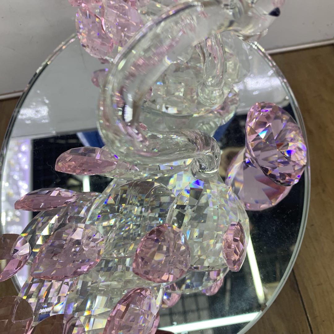 Factory direct sales of swan pink crystal display stands details Picture