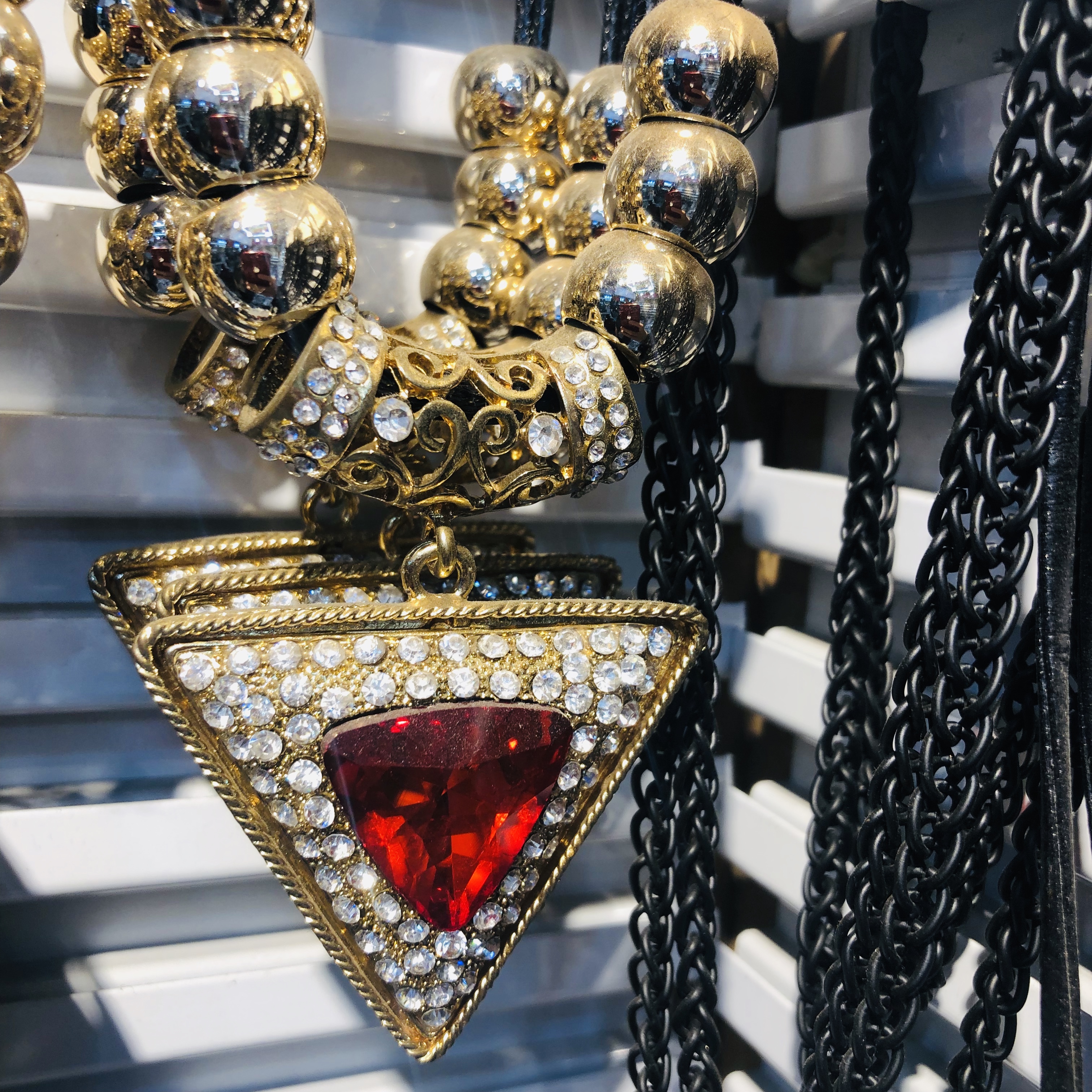 Water diamond necklace, women's retro sweater chain, long style, simple and elegant, high-end for autumn and winter