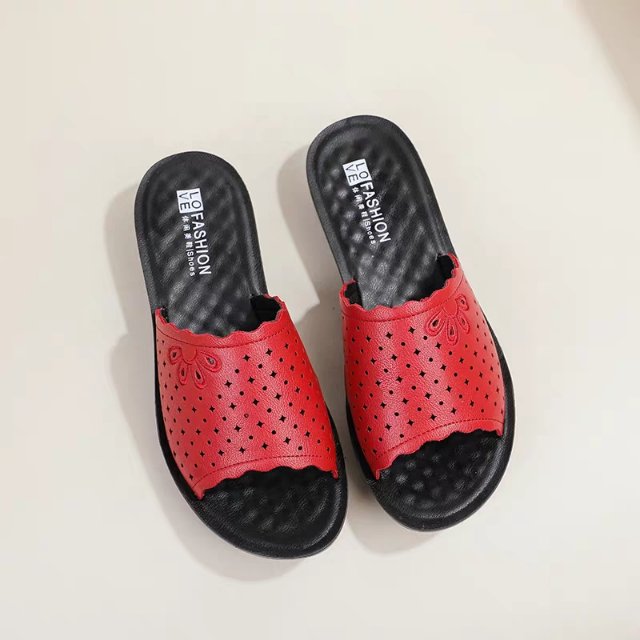 Hollow out mother sandals leather soft soles comfortable flat shoes for middle-aged and elderly women non-slip middle-aged grandmother elderly sandals summer women thumbnail