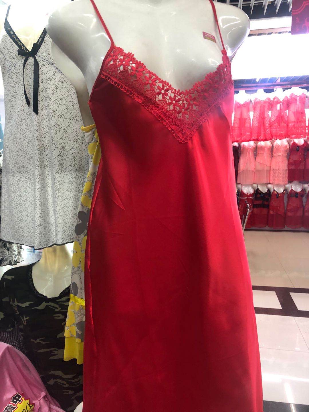 性感蚕丝家居服春蕾丝深V修身聚拢吊带女均码