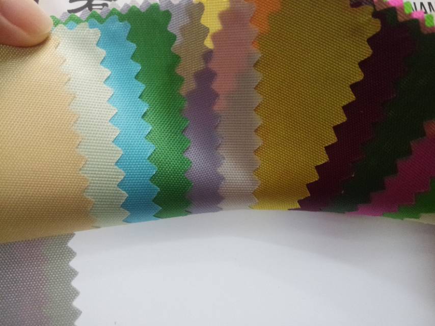 210D factory direct selling hot new PVC leather a large number of spot high and low grade bags sofa shoes material fabrics Specification drawing