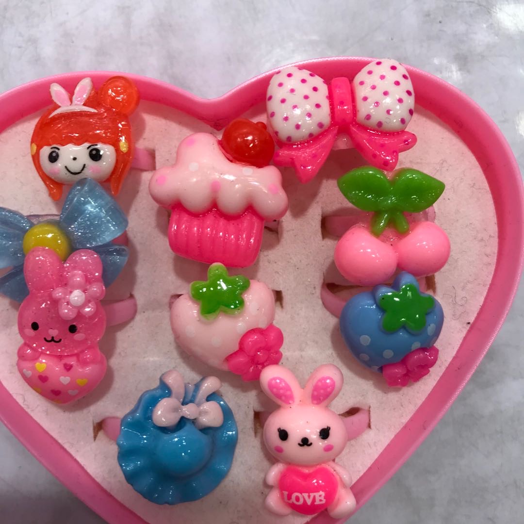 Korean children's ring, cute cartoon heart box, little girl gift box, princess ring accessory, hair clip, warm